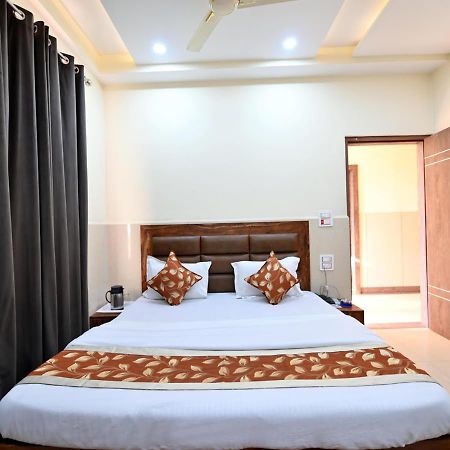 Royal Inn Jammu Buitenkant foto
