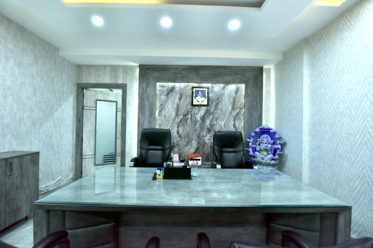 Royal Inn Jammu Buitenkant foto