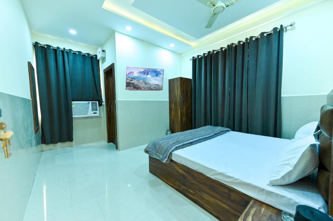 Royal Inn Jammu Buitenkant foto