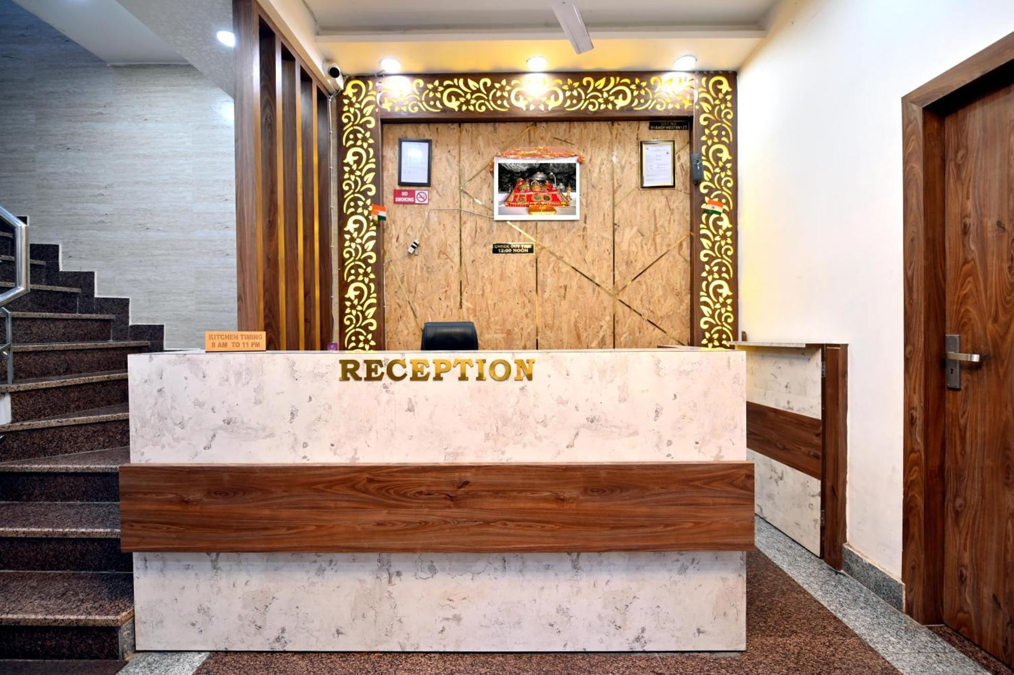 Royal Inn Jammu Buitenkant foto